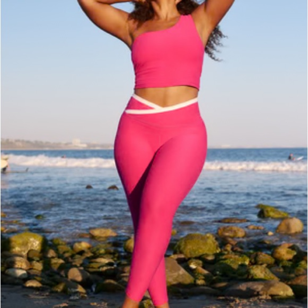Beyond Yoga Pink and White Activewear Leggings Pants